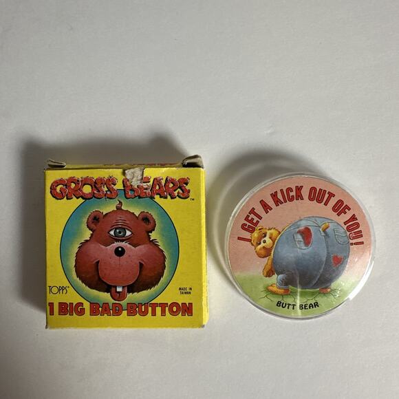 1985 Topps Gross Bears BUTT BEAR Vintage Big Bad Button Pin Garbage Pail Kids - Picture 1 of 6